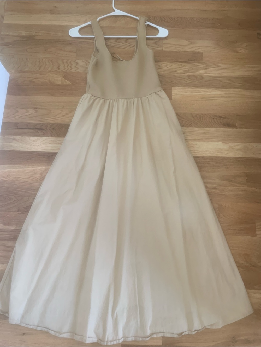 Neuflora Finley Neutral Sleeveless Midi Dress Small